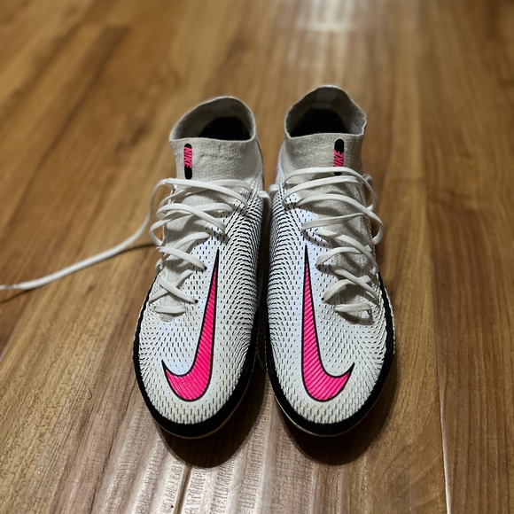 -Great condition 
-Anti-Clog traction 
-Don’t have the box
-Used 3-5 times - Picture 1 of 10